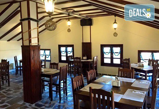 Разходете се до кв. Владая и хапнете вкусно! Пържола с гарнитура, заек по ловджийски или киевски котлет от клуб-ресторант Каменело! - Снимка 6