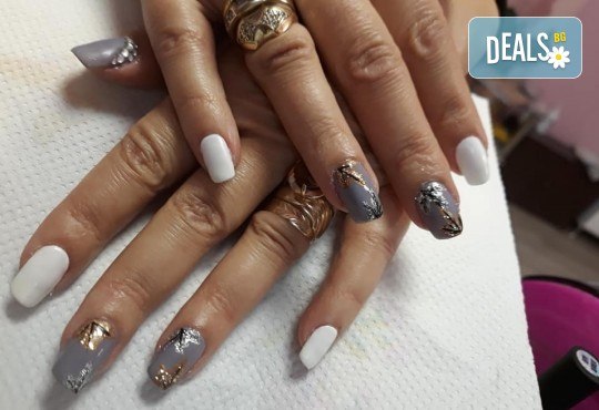 За нови клиенти! Дълготраен маникюр с гел лак BlueSky в Салон Мечта - Снимка 14