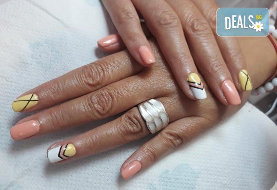 За нови клиенти! Дълготраен маникюр с гел лак BlueSky в Салон Мечта - Снимка 6