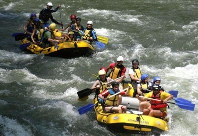 Рафтинг спускане - почивка и незабравимо приключение! Дата по избор през май, спускане по р. Струма, с Адвенчър Нет!