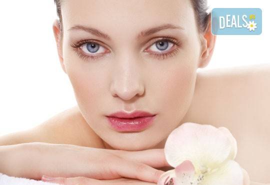 Мануално почистване на лице + ексфолираща терапия, терапия с маска в Салон Blush Beauty - Снимка 3