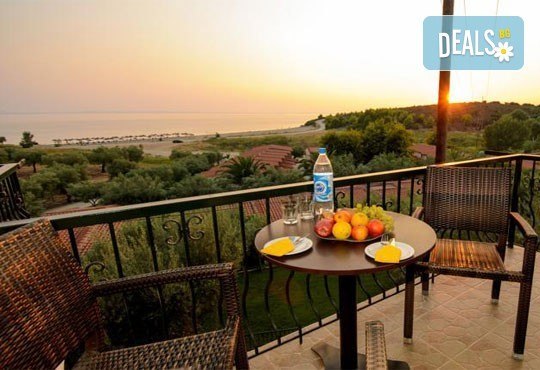 На море в Гърция през юни или септември в хотел Village Mare 4*, Халкидики! 5/7 нощувки на база All inclusive, ползване на басейн! - Снимка 14