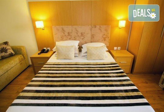 На море в Гърция през юни или септември в хотел Village Mare 4*, Халкидики! 5/7 нощувки на база All inclusive, ползване на басейн! - Снимка 8