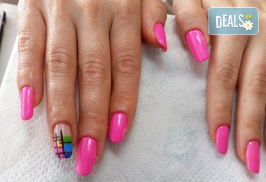Перфектен маникюр! Цветен маникюр с гел лак BlueSky + подарък сваляне на гел лак в Салон Мечта - Снимка 12