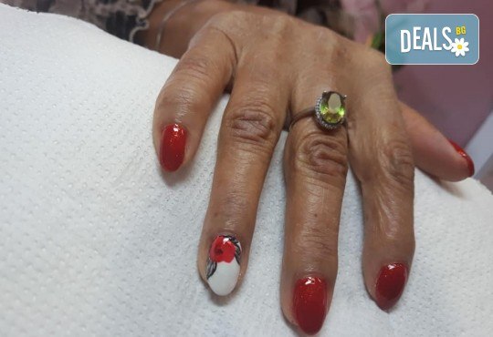 Перфектен маникюр! Цветен маникюр с гел лак BlueSky + подарък сваляне на гел лак в Салон Мечта - Снимка 15