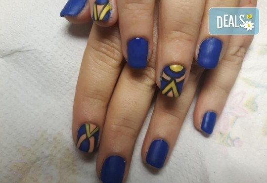 Перфектен маникюр! Цветен маникюр с гел лак BlueSky + подарък сваляне на гел лак в Салон Мечта - Снимка 17