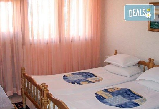 Неустоимо предложение за лятна почивка от юни до септември в къща за гости Преслав 2*, Несебър! 3, 5 или 7 нощувки в период по избор! - Снимка 2