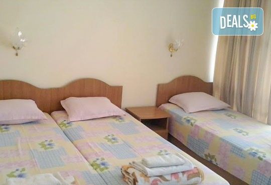 Неустоимо предложение за лятна почивка от юни до септември в къща за гости Преслав 2*, Несебър! 3, 5 или 7 нощувки в период по избор! - Снимка 3