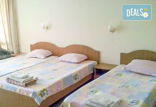 Неустоимо предложение за лятна почивка от юни до септември в къща за гости Преслав 2*, Несебър! 3, 5 или 7 нощувки в период по избор! - Снимка 4