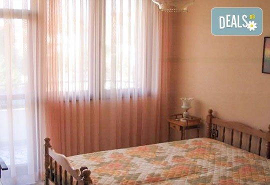 Неустоимо предложение за лятна почивка от юни до септември в къща за гости Преслав 2*, Несебър! 3, 5 или 7 нощувки в период по избор! - Снимка 5