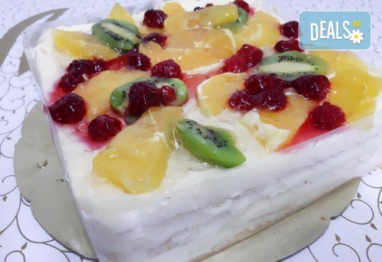 Уникално вкусна и красива торта - богата мозайка от плодове, с нежен баварски крем и ароматни бутер платки от Виенски салон Лагуна! - Снимка 1