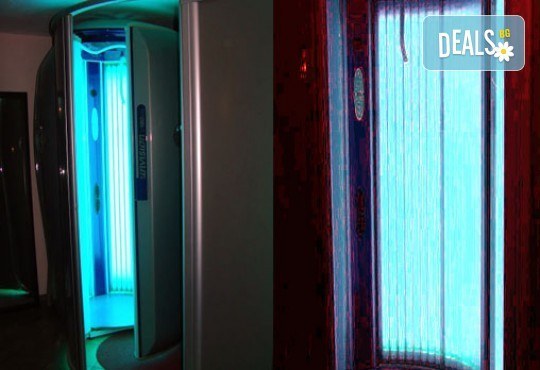 Неустоим тен с карта за 30 или 60 минути вертикален турбо солариум в Салон за красота Maxima, Пловдив! - Снимка 3