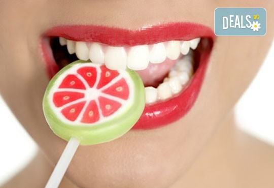 Безболезнена естетична процедура за красива усмивка! Поставяне на фотополимерна фасета на един зъб в Дентална клиника Персенк! - Снимка 1