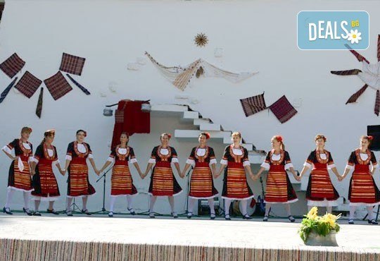 Направете първи стъпки в народните танци! 8 посещения на народни танци за начинаещи в танцова школа Колеви! - Снимка 3