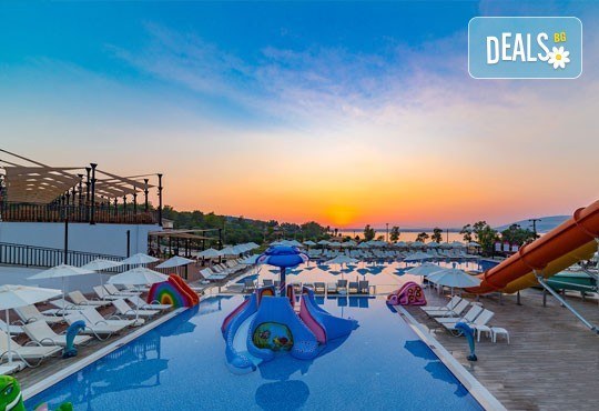 На море през октомври в Ramada Resort Hotel Akbuk 4+*, Дидим! 7 нощувки, All Inclusive и възможност за транспорт! Дете до 11 години безплатно! - Снимка 1