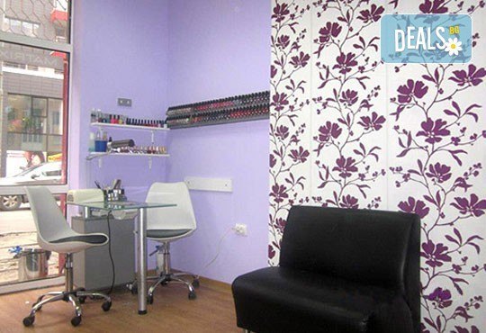 Боядисване с Loreal Matrix, подстригване, оформяне на прическа със сешоар и подарък лакиране с OPI от салон Мелинда! - Снимка 3