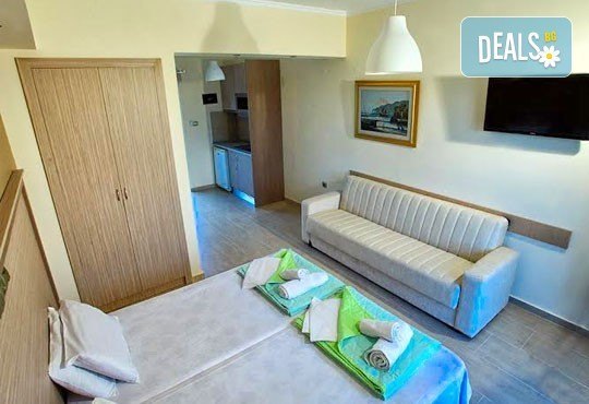 Почивка през юни и юли на Олимпийската ривиера! 5 нощувки в Studios Pieria 3*, безплатно настаняване на дете до 11 г.! - Снимка 5