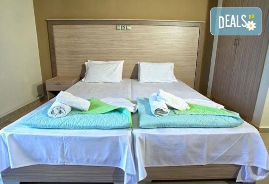 Почивка през юни и юли на Олимпийската ривиера! 5 нощувки в Studios Pieria 3*, безплатно настаняване на дете до 11 г.! - Снимка 8