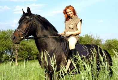 Обичате ли конете? 4 дни обучение по конна езда, общо 210 минути и преход по избор от конна база София – Юг, Драгалевци!