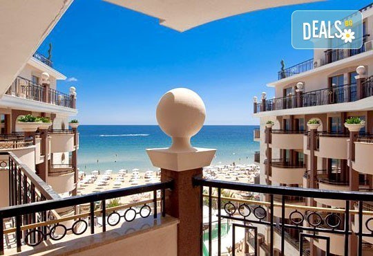 През септември на първа линия в Слънчев бряг! 1 нощувка за 2-ма възрастни и две деца или 3-ма възрастни в хотел Golden Rainbow First Line Apartments! - Снимка 12