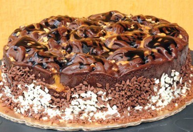 Обичате ли сладолед? Вземете неустоимо вкусна сладоледена торта със свежи плодове от сладкарница Лагуна!