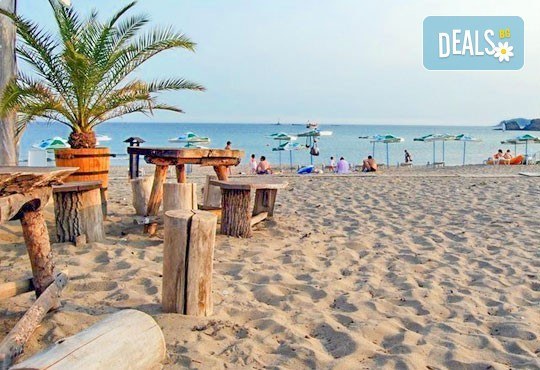 През Юни и началото на Юли на море в Царево! Изберете пакет за 2, 3 или 5 нощувки със закуски, ползване на басейн и фитнес в хотел Мимоза 3* на 100 м. от плаж Нестинарка - Снимка 2