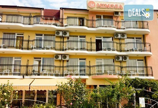 През Юни и началото на Юли на море в Царево! Изберете пакет за 2, 3 или 5 нощувки със закуски, ползване на басейн и фитнес в хотел Мимоза 3* на 100 м. от плаж Нестинарка - Снимка 11
