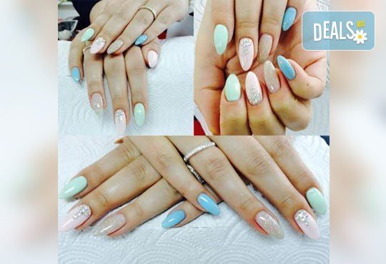 Подарете на ръцете си красота и цвят с класически маникюр с CND Creative play или S.N.B., 2 декорации по избор в салон RalNails! - Снимка 3