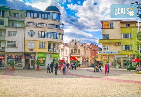 По стъпките на Освобождението! Екскурзия до Шипка, Казанлък, Калофер, Карлово, Панагюрище, Сопот и Копривщица: 2 нощувки, 1 закуска и транспорт от Варна! - Снимка 2