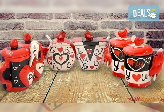 Засвидетелствайте Вашата любов! Подарете комплект от 2 броя керамични чаши с капаче и лъжичка - Love от Gift Express! - Снимка 1