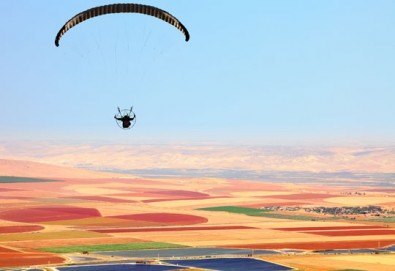 Панорамен тандемен полет с парапланер - свободно летене край Варна или Шумен със заснемане с HD аction камера от Dedalus Paragliding Club!