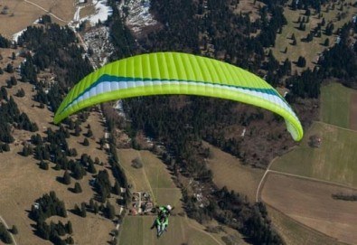 Панорамен тандемен полет с парапланер от Витоша, Сопот, Беклемето или Конявската планина със заснемане с HD аction камера от Dedalus Paragliding Club