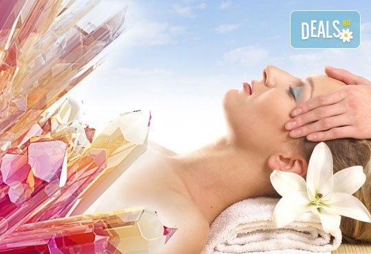 Зодиакално-енергиен чакра масаж на цяло тяло, кристалотерапия, масаж на лице с кристали и ароматни масла в Senses Massage&Recreation! - Снимка 1