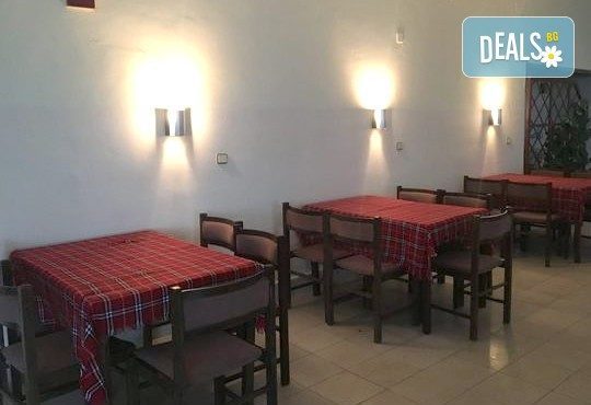 Топ сезон в с. Лозенец на няколко крачки от морето от 22.07 до 31.08.2016г.! Нощувка със закуска, обяд и вечеря в Хотел Чайка (Почивна станция Чайка) на супер цена! - Снимка 3