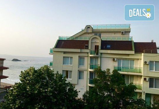 Топ сезон в с. Лозенец на няколко крачки от морето от 22.07 до 31.08.2016г.! Нощувка със закуска, обяд и вечеря в Хотел Чайка (Почивна станция Чайка) на супер цена! - Снимка 1