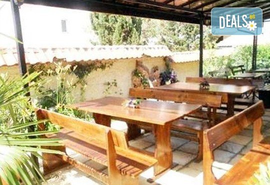 До 20.08 на море в Свети Влас! 5 или 7 нощувки в хотел Галактик на 50м. от плажа - Снимка 8