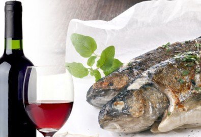Четири филета риба на скара (пъстърва, скумрия), бутилка вино 750 ml и доставка от Сръбска скара Сан Марино!