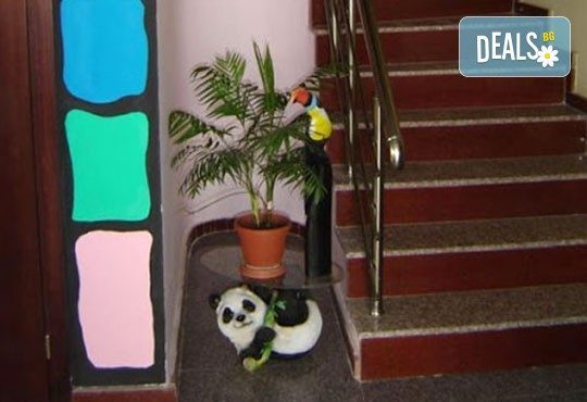 Слънчева почивка на брега на Черно море! 1 нощувка със закуска и вечеря по избор в семеен хотел Кайлас, Ахтопол! - Снимка 7