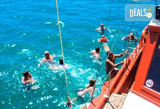 Време за море, слънце и яхта! На разходка с яхта Трофи до о. Света Анастасия! Плаване, разходка, плаж и закуска на борда, цена на човек - Снимка 5