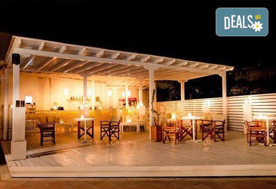 На море през септември в Гърция! 3 нощувки със закуски и вечери в Rentina Beach Hotel 2*, Ставрос , Халкидики, от ТА Ревери - Снимка 6