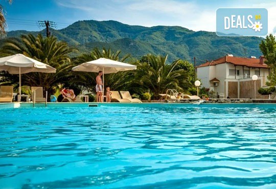 На море през септември в Гърция! 3 нощувки със закуски и вечери в Rentina Beach Hotel 2*, Ставрос , Халкидики, от ТА Ревери - Снимка 3