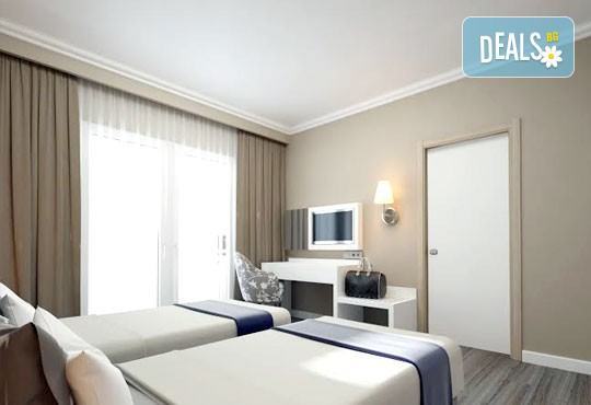 Супер почивка със самолет в Анталия! 7 нощувки, All Inclusive в хотел L`ANCORA BEACH 4*, Кемер, двупосочен билет, летищни такси и трансфери - Снимка 3