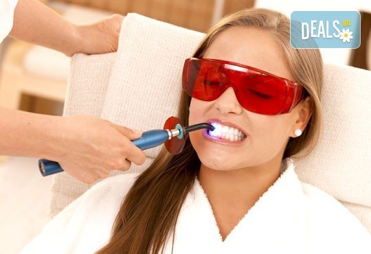 Професионално избелване на зъби с робот с LED лампа, обстоен преглед, почистване на зъбен камък и полиране, в клиника Рея Дентал! - Снимка 2