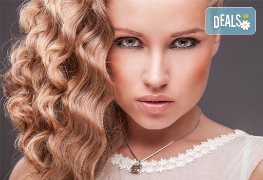 Оформяне на прическа по избор - с ретро преса или букличики с маша с арганово покритие в салон Дежа Вю! - Снимка 2