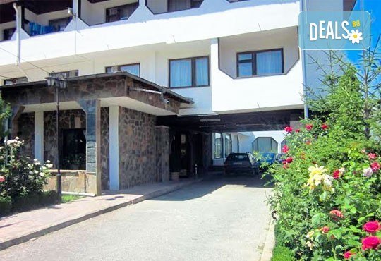 Почивка в Брацигово! 1 нощувка със закуска, обяд и вечеря и ползване на басейн в СПА хотел Виктория, цена на човек - Снимка 4