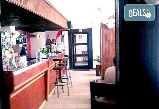 Почивка в Брацигово! 1 нощувка със закуска, обяд и вечеря и ползване на басейн в СПА хотел Виктория, цена на човек - Снимка 9