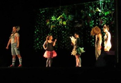 С децата на театър! Да открием сезона с Любопитното слонче на 28.09. от 19 ч.,Театър Виа Верде, Открита сцена Сълза и Смях, камерна сцена