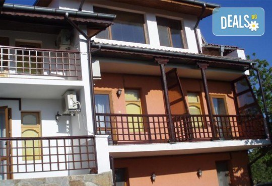 Златно лято в слънчева Каварна! 1/2/3 нощувки със закуски в семеен хотел Свети Георги, безплатно за дете до 4г. - Снимка 8