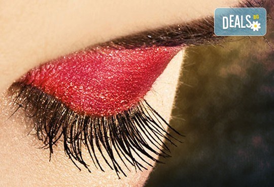 Пленителен поглед! Поставяне на 3D мигли от норка или коприна, 50% отстъпка от поддръжка и Бонус маска за лице в Ивелина студио! - Снимка 1