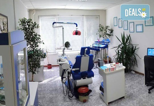 Почистване на зъбен камък с ултразвуков скалер в дентален кабинет д-р Чорбаджаков - жк Дружба - Снимка 3